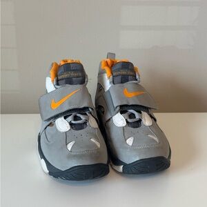 Nike Kids' Diamond Turf Sneakers
